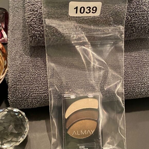 1039 Almay Smoky Eyes Trio 030 Coppery Blaze New - Picture 3 of 3